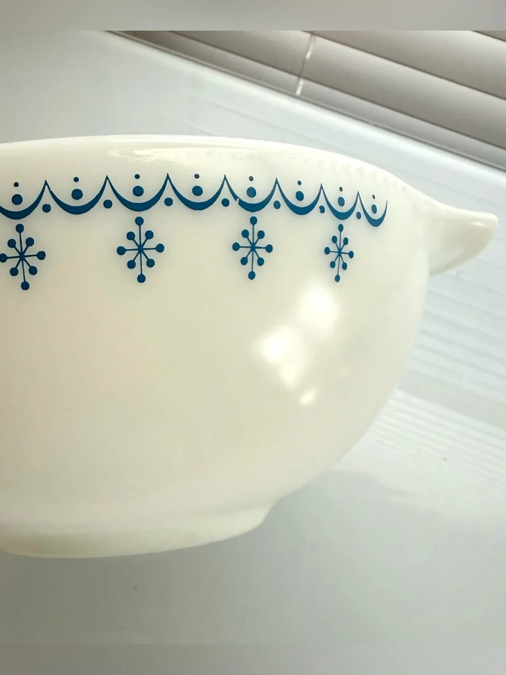 Vintage Pyrex Snowflake Garland Blue/White Cinderella Mixing Bowl - Set of 4
